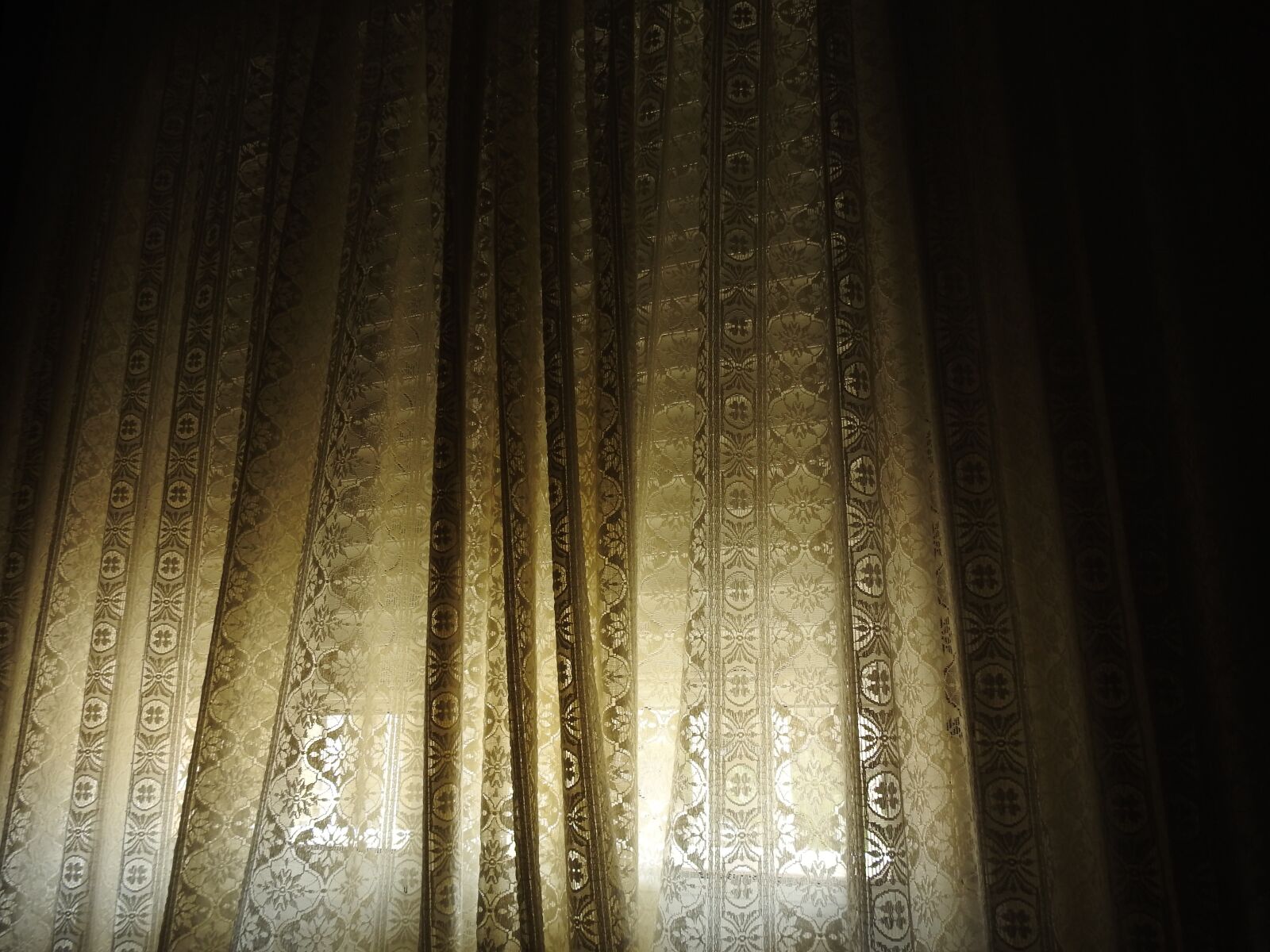 Nikon Coolpix P900 sample photo. Window, curtains, penumbra photography