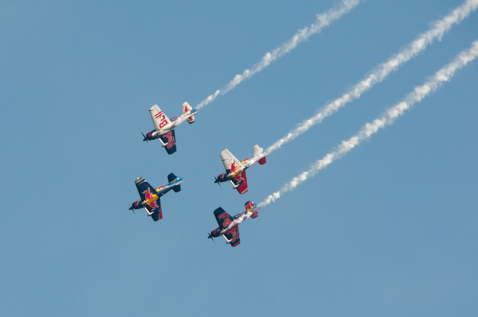 Nikon D300S sample photo. Aerobatics, aircraft, contrail photography