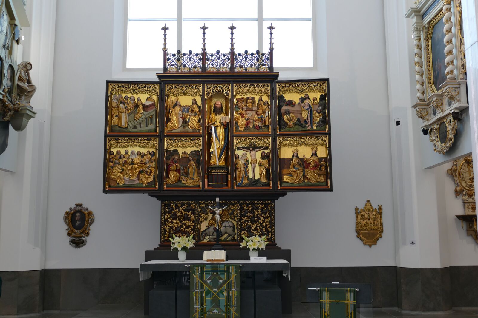Panasonic Lumix DMC-FZ1000 sample photo. Altar, historically, church photography