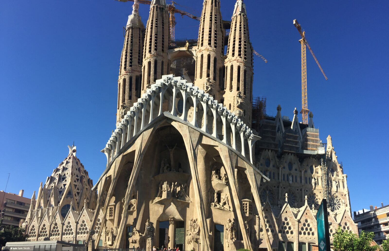 Apple iPhone 6 sample photo. Church, familia sagrada, barcelona photography