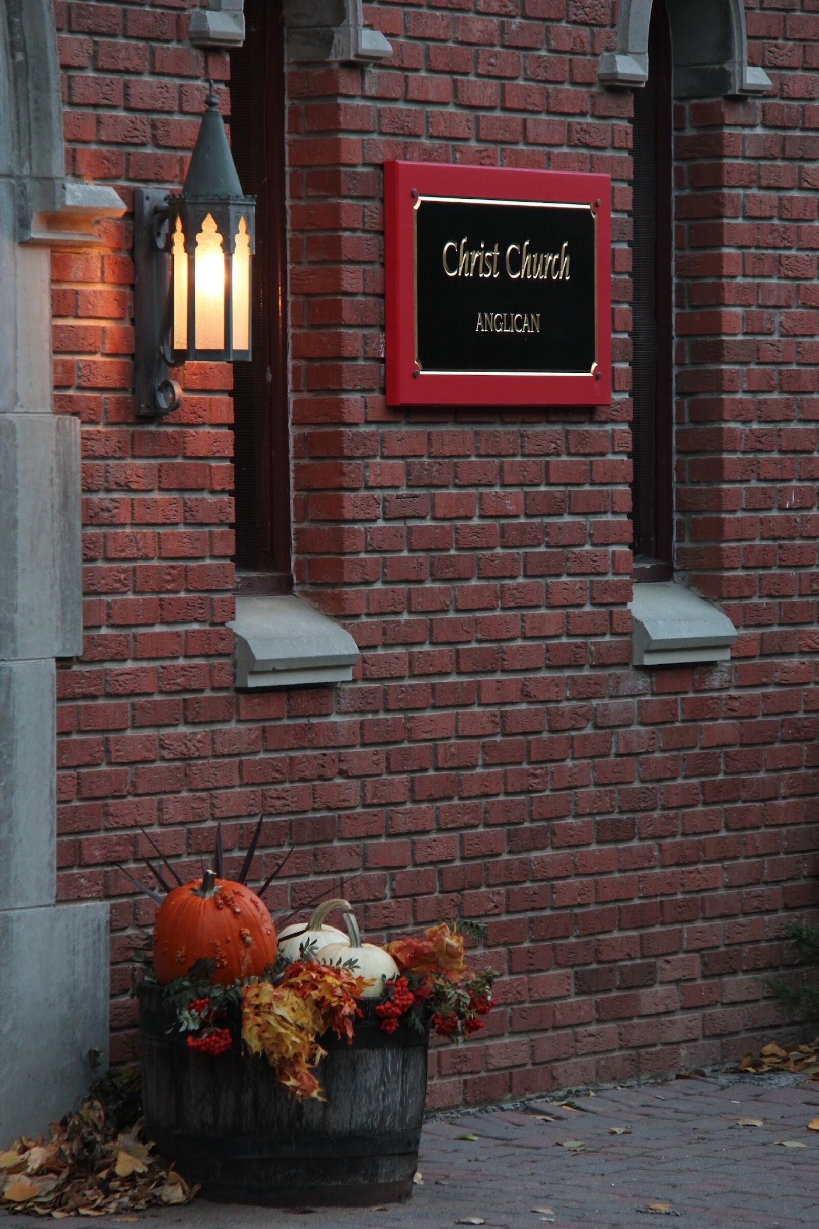 Canon EF-S 18-200mm F3.5-5.6 IS sample photo. Church, autumn, thanksgiving photography