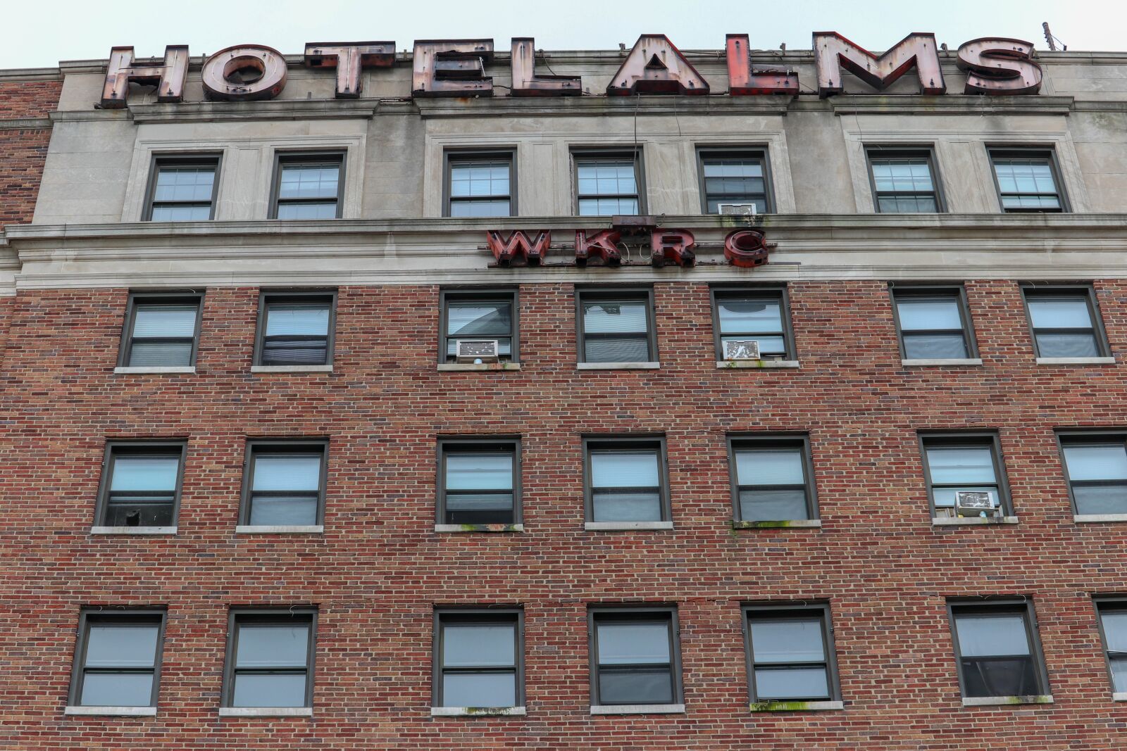 Canon EF-S 55-250mm F4-5.6 IS STM sample photo. Old, hotel, luxury photography