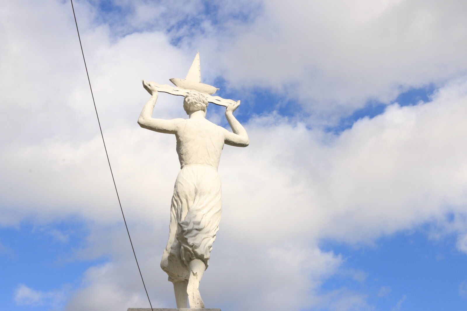 Canon EOS 70D + Canon EF-S 18-55mm F3.5-5.6 IS STM sample photo. Ship, sky, white, woman photography