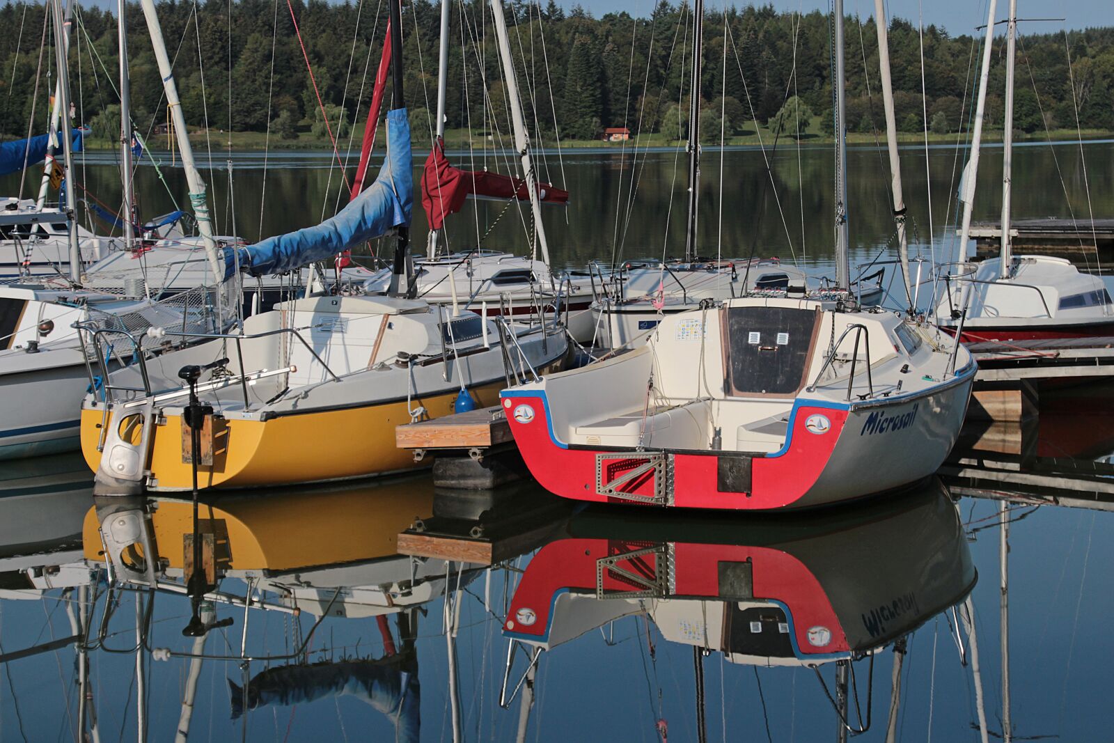 Canon EOS 700D (EOS Rebel T5i / EOS Kiss X7i) sample photo. Sailing boats, mirroring, water photography