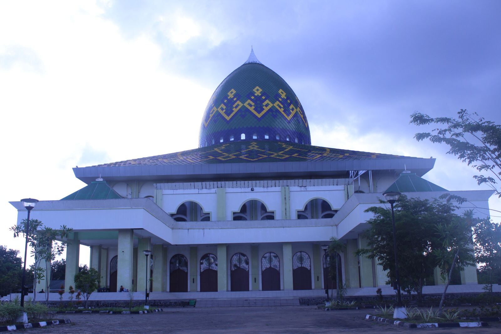 Canon EOS 1200D (EOS Rebel T5 / EOS Kiss X70 / EOS Hi) sample photo. Mosque, indonesia, eid mubarak photography