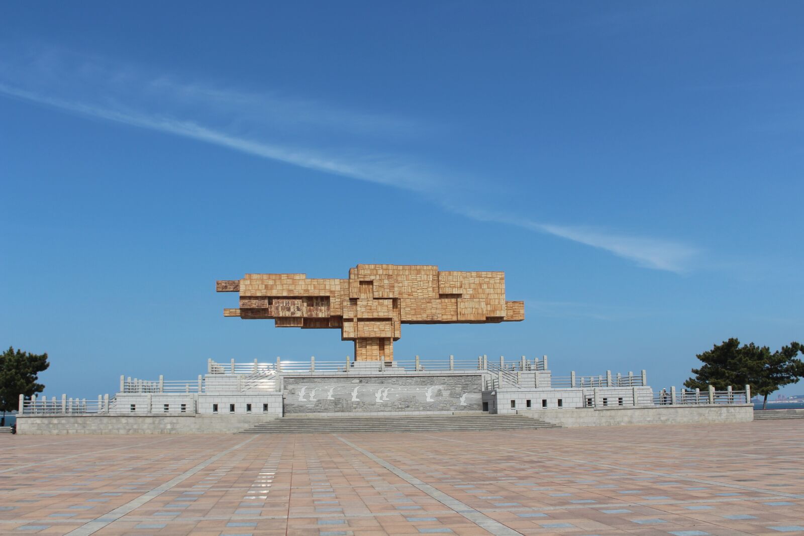 Canon EOS 700D (EOS Rebel T5i / EOS Kiss X7i) sample photo. Sculpture, statue, sky photography