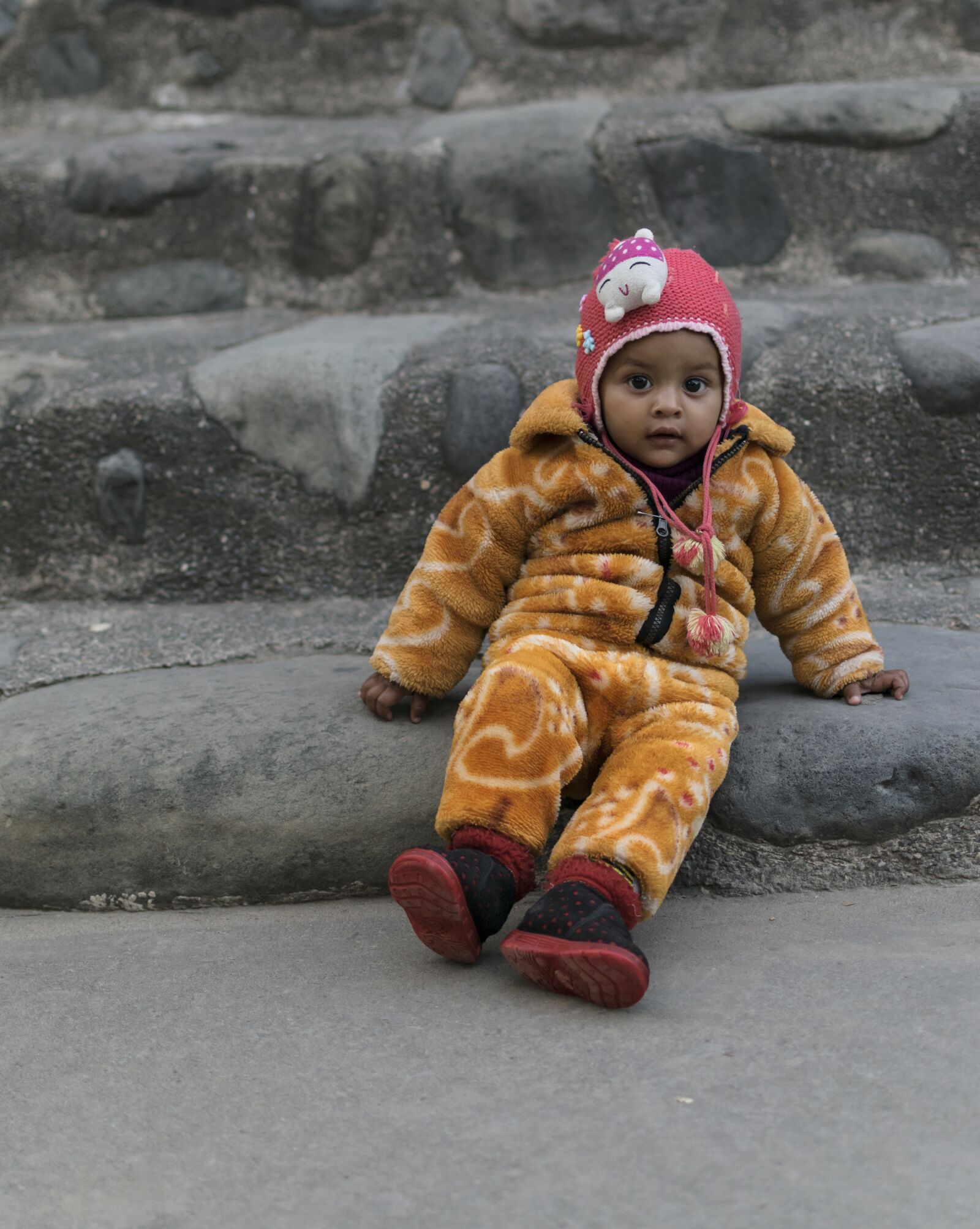 Nikon D3300 sample photo. Small, kid, giving photography