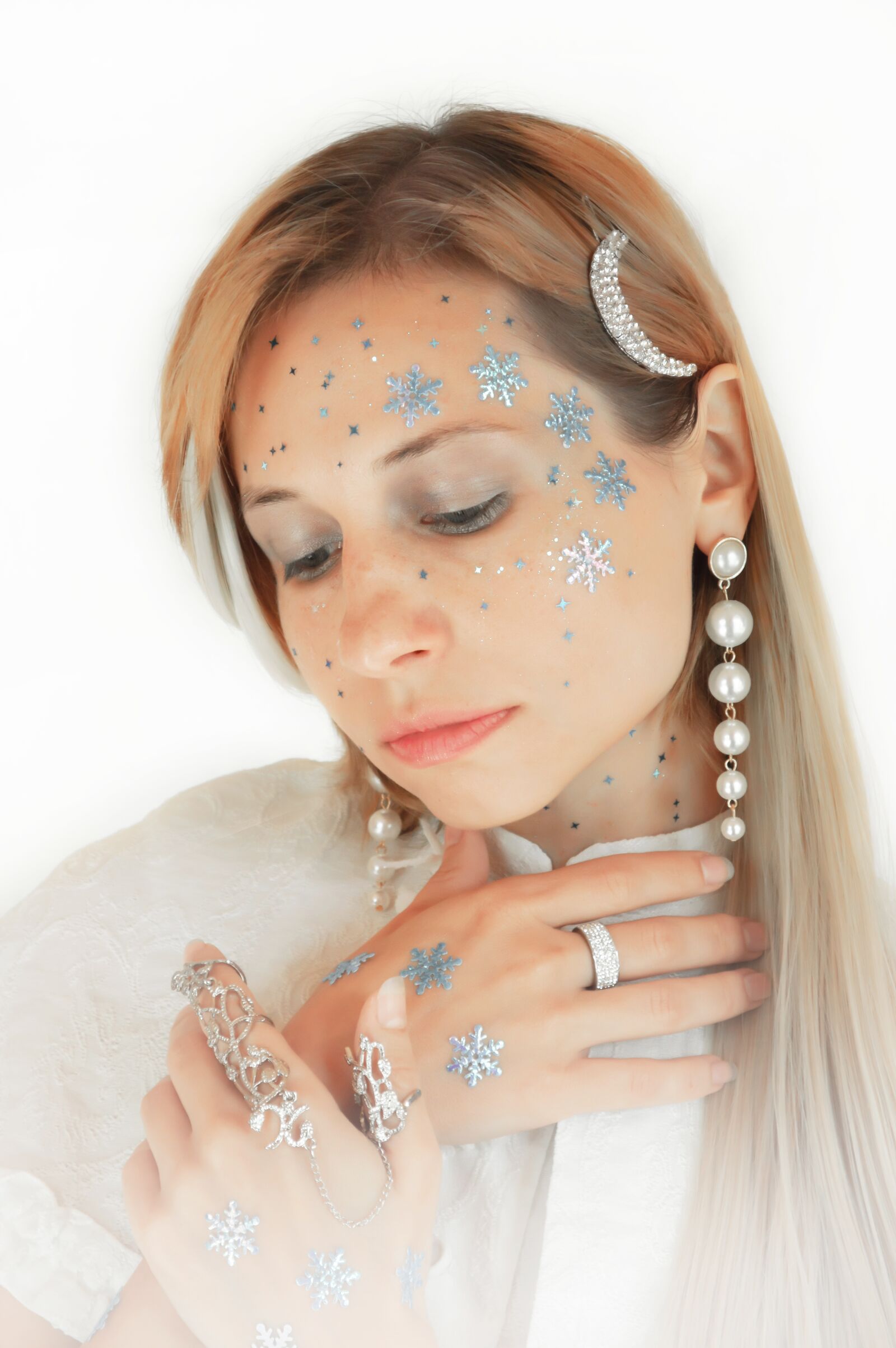 Nikon D3200 sample photo. Winter image, makeup, body photography