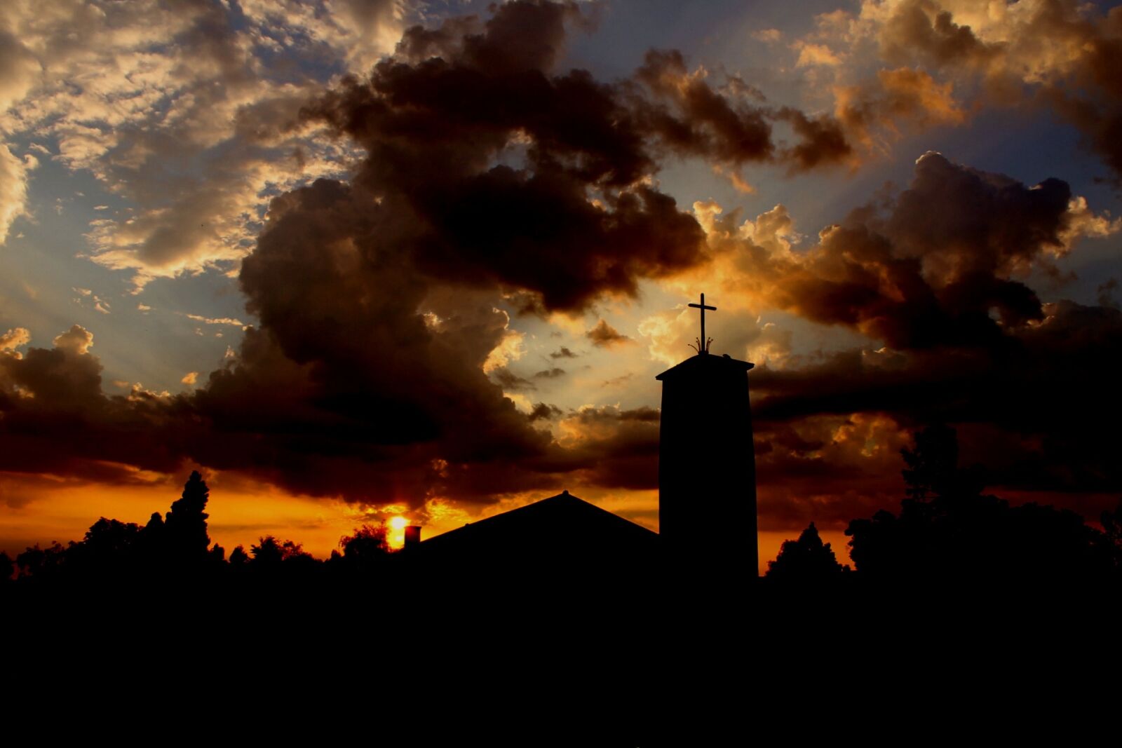 Canon EOS 1100D (EOS Rebel T3 / EOS Kiss X50) sample photo. Church, twilight, steeple photography