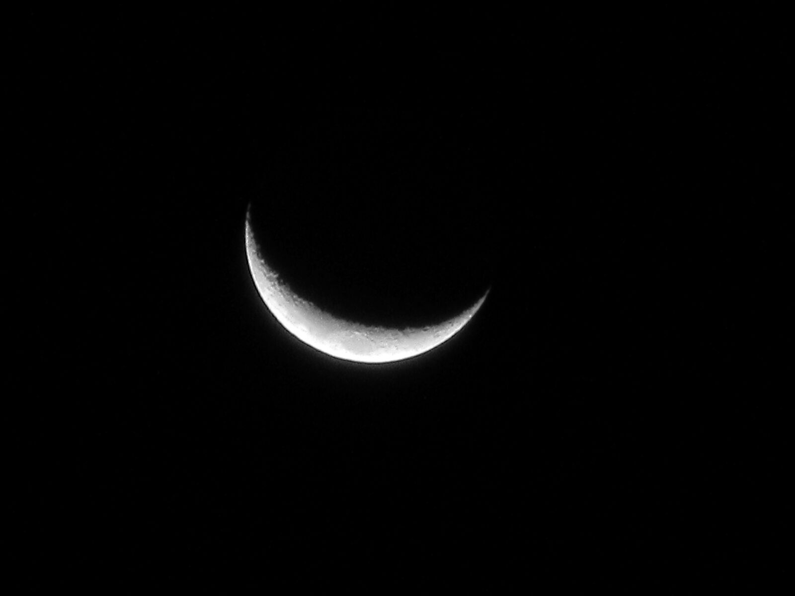 Canon PowerShot ELPH 360 HS (IXUS 285 HS / IXY 650) sample photo. Moon photography