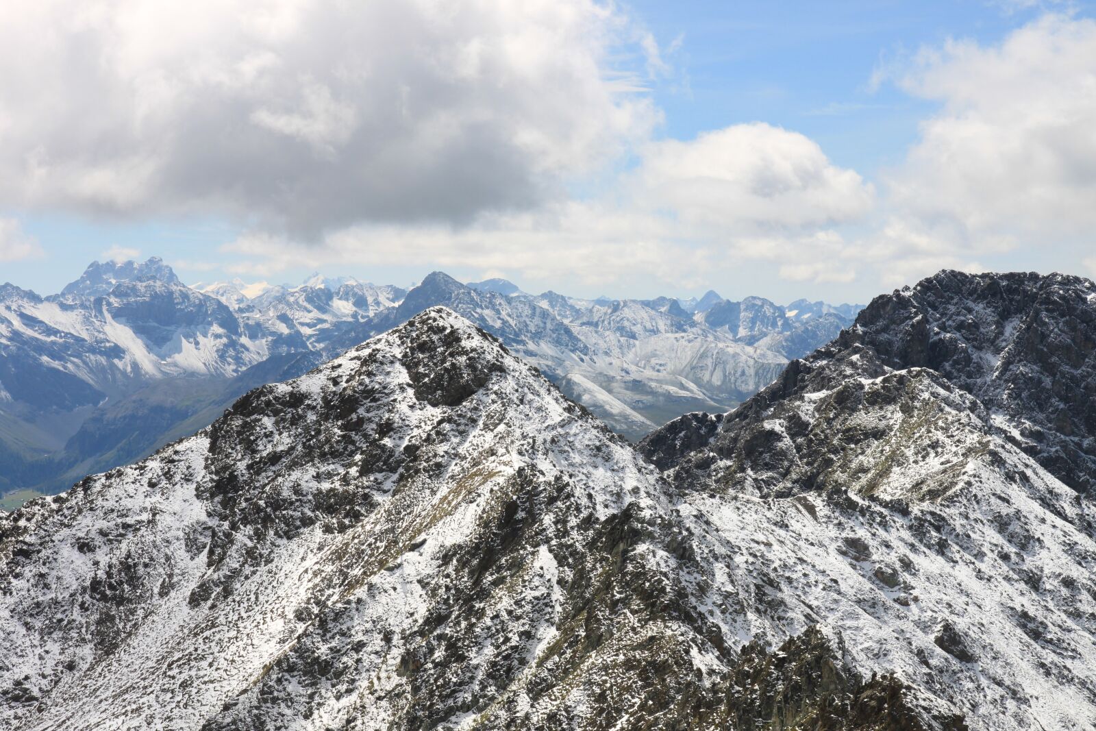 Canon EOS 500D (EOS Rebel T1i / EOS Kiss X3) sample photo. Switzerland, davos, mountain photography