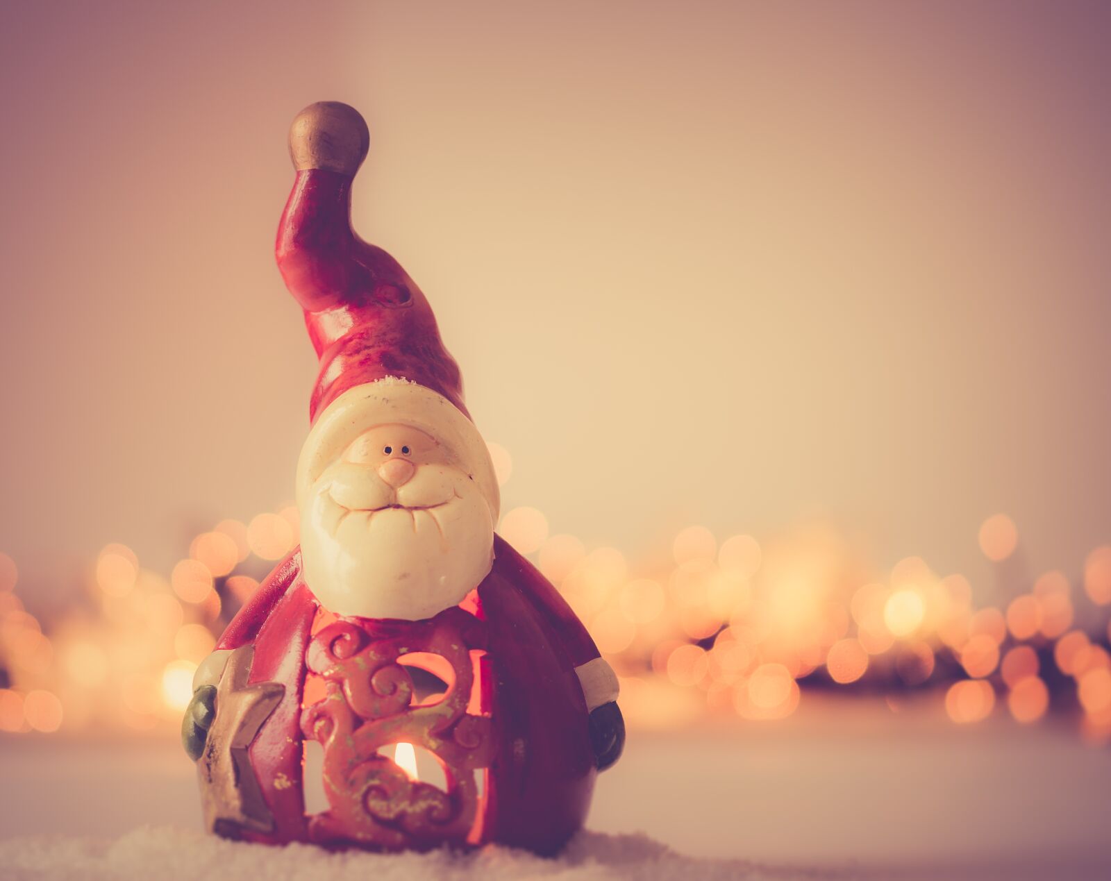 105mm F2.8 sample photo. Santa clause, christmas, december photography