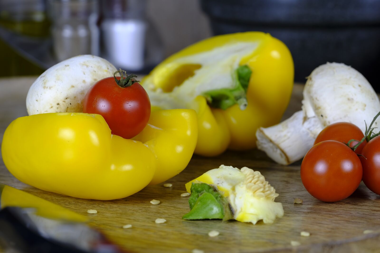 Fujifilm X-T2 + Fujifilm XF 80mm F2.8 R LM OIS WR Macro sample photo. Paprika, tomato, mushroom photography