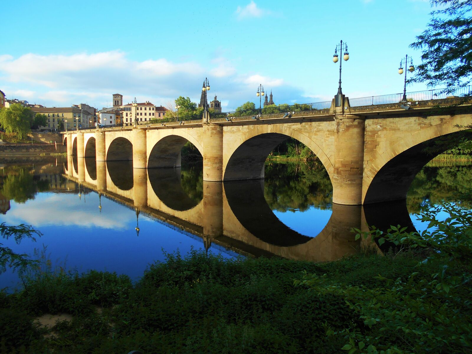 Nikon COOLPIX L30 sample photo. Logrono, bridge, river photography