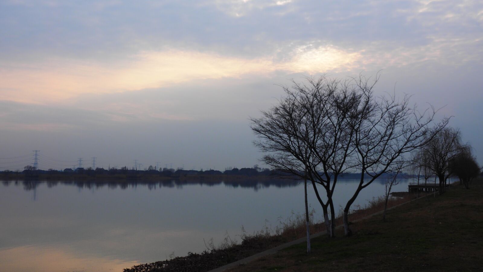 Olympus OM-D E-M1 + Olympus M.Zuiko Digital ED 12-40mm F2.8 Pro sample photo. Water, sunset photography