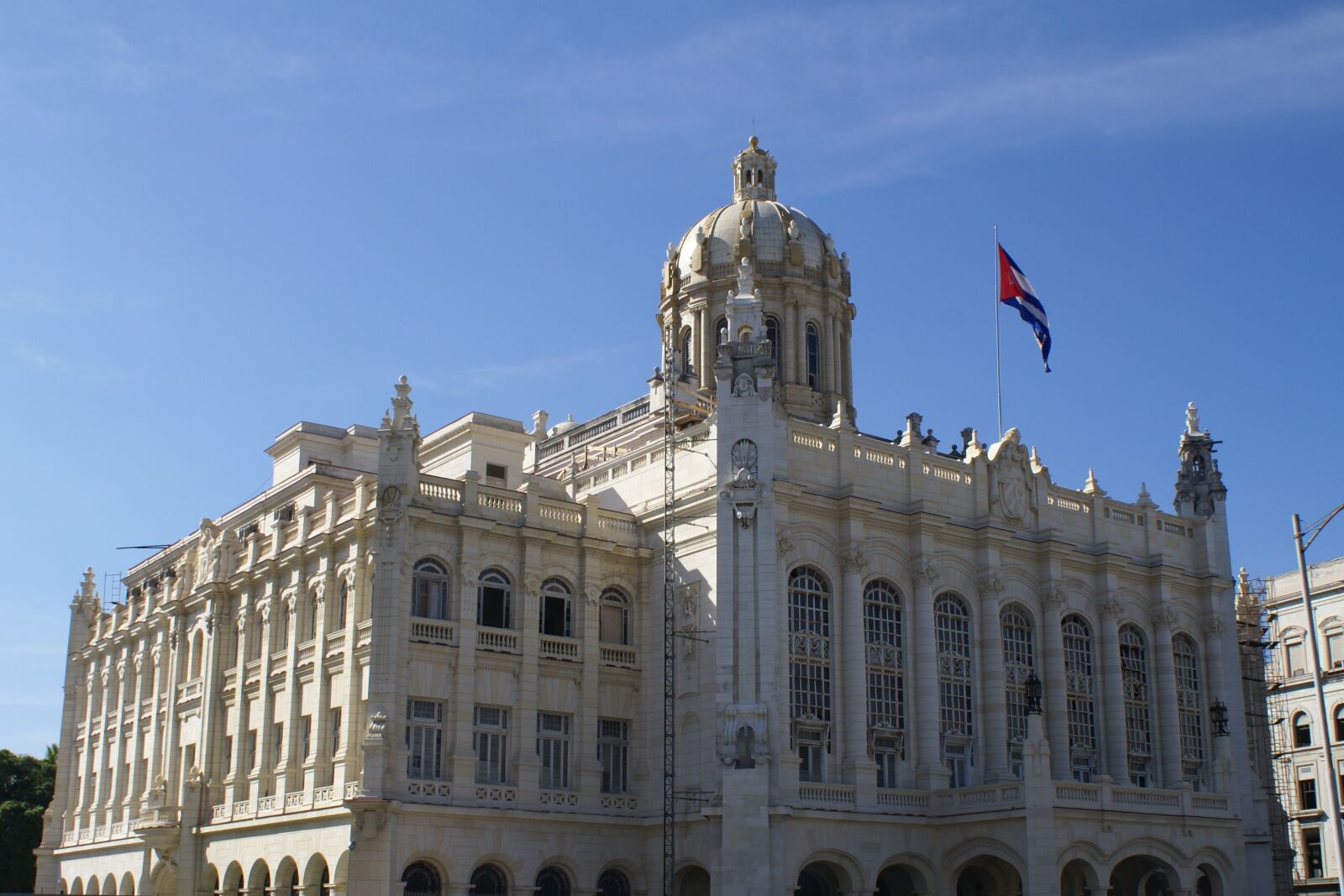 Sony Alpha DSLR-A100 sample photo. Cuba, havana, monument photography