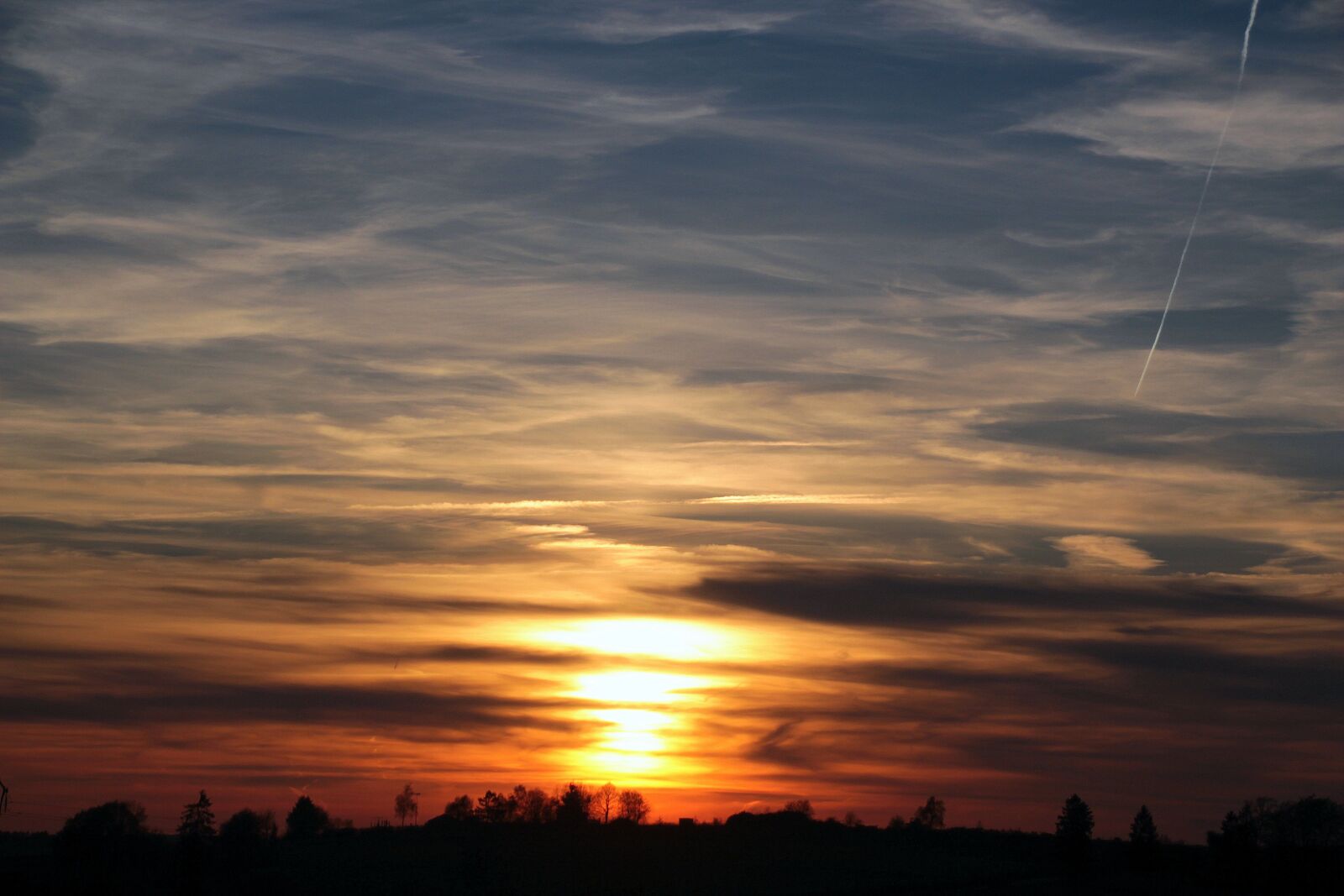 Canon EOS 650D (EOS Rebel T4i / EOS Kiss X6i) sample photo. Sunset, sun, clouds photography
