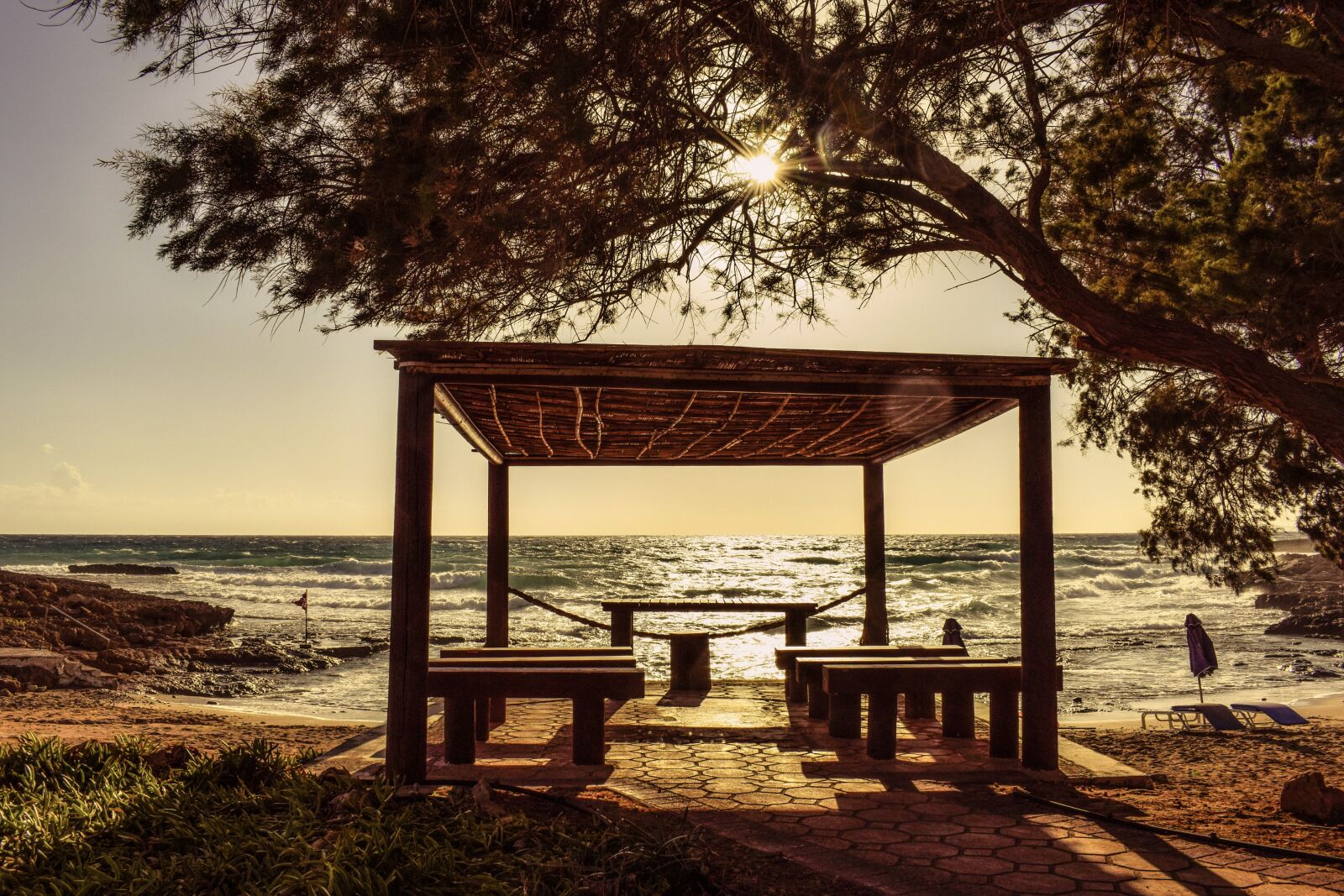 Nikon D3300 sample photo. Beach, afternoon, kiosk photography