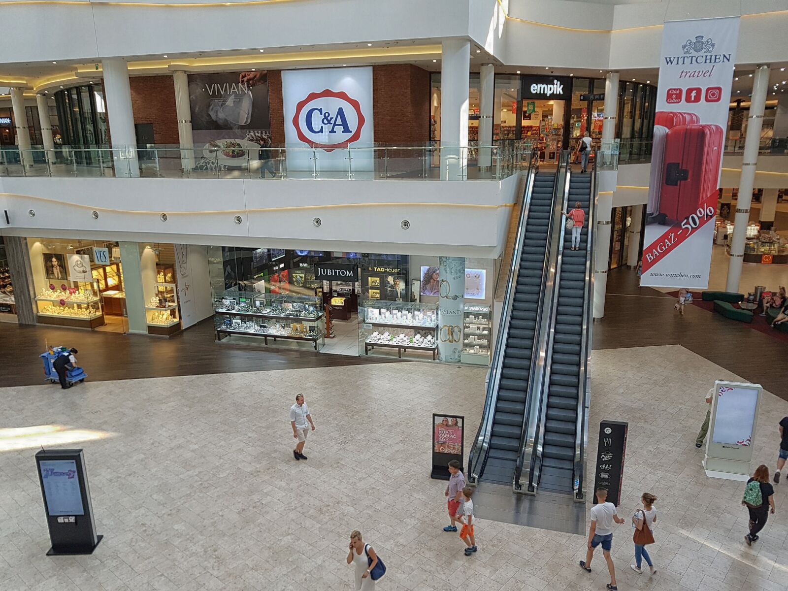 Samsung Galaxy S7 Edge sample photo. Photo gallery, stairlifts, shopping photography
