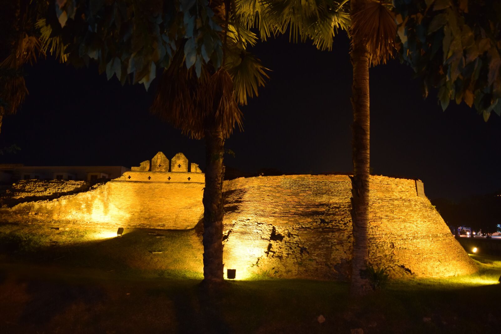 Nikon D5300 sample photo. Chiang mai, city wall photography