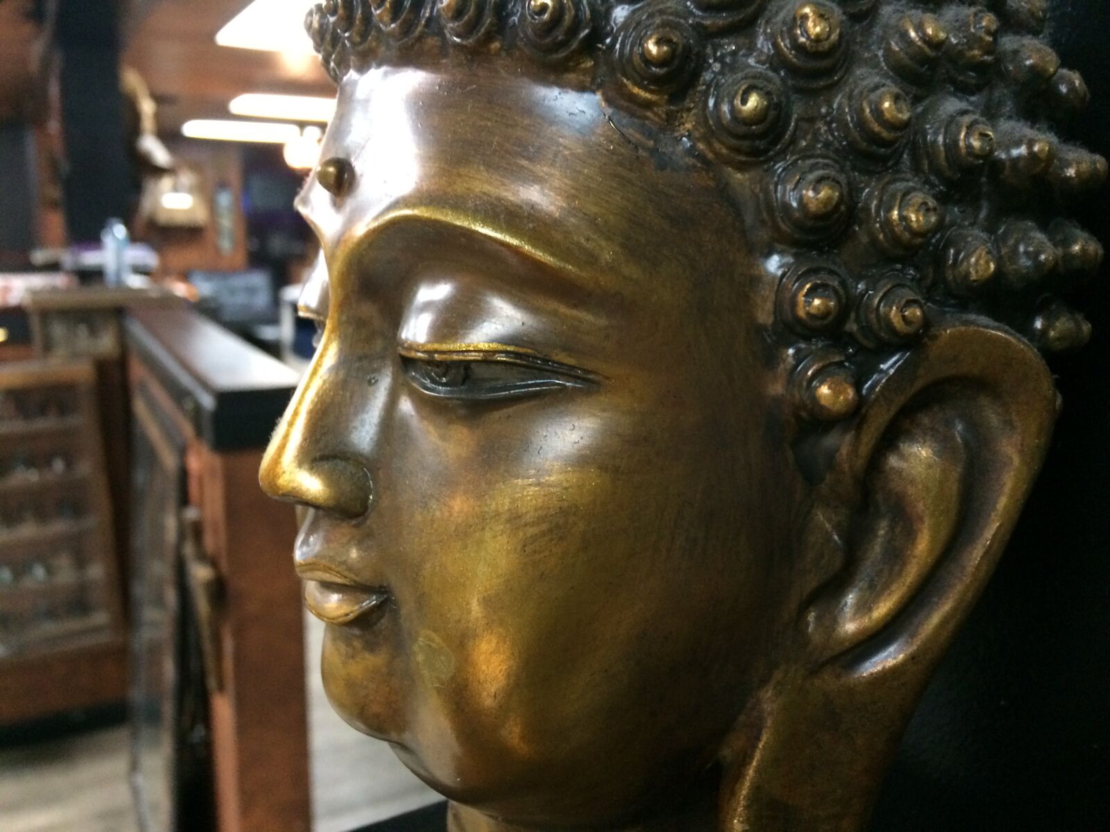 iPhone 5s back camera 4.15mm f/2.2 sample photo. Buddha, statue, face photography