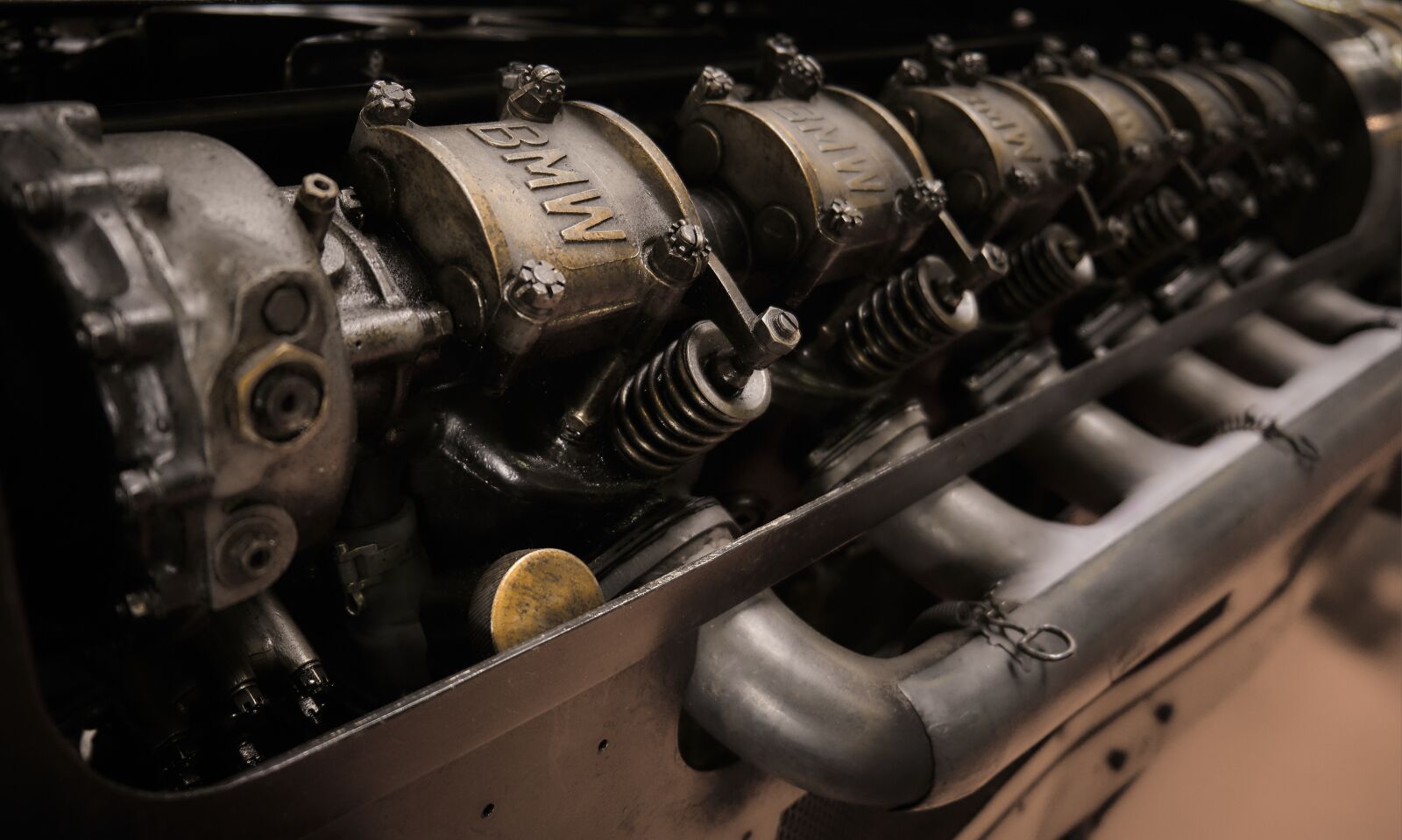 Fujifilm XF 18-55mm F2.8-4 R LM OIS sample photo. Bmw, cylinder, motor photography