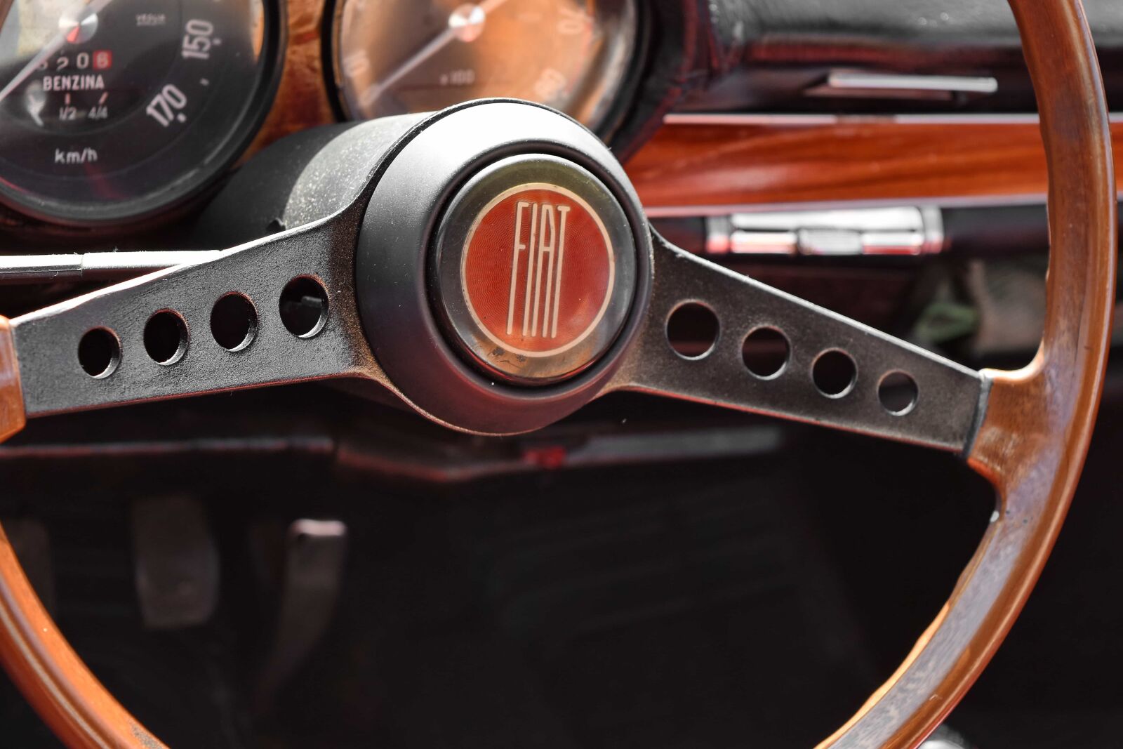 Nikon D5500 sample photo. Dashboard, gauge, nostalgia, mechanism photography