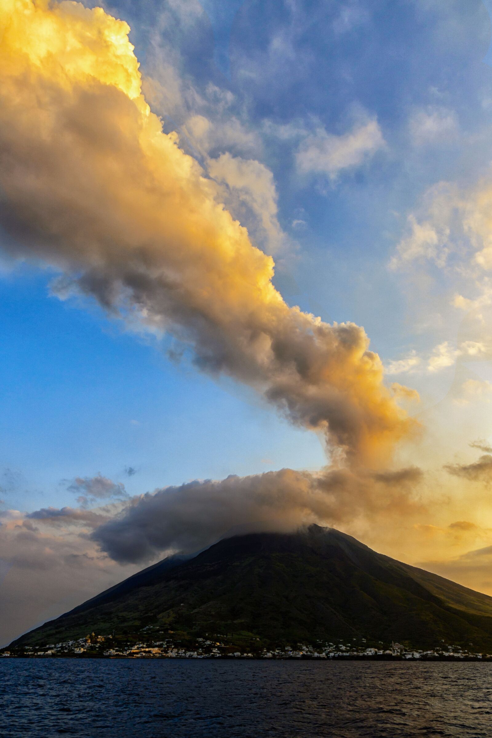 Canon EF 24-105mm F4L IS II USM sample photo. Stromboli, aeolian islands, italy photography