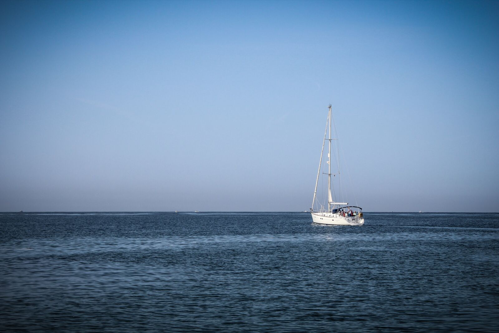 Canon EOS 1200D (EOS Rebel T5 / EOS Kiss X70 / EOS Hi) sample photo. Sea, boat, ocean photography