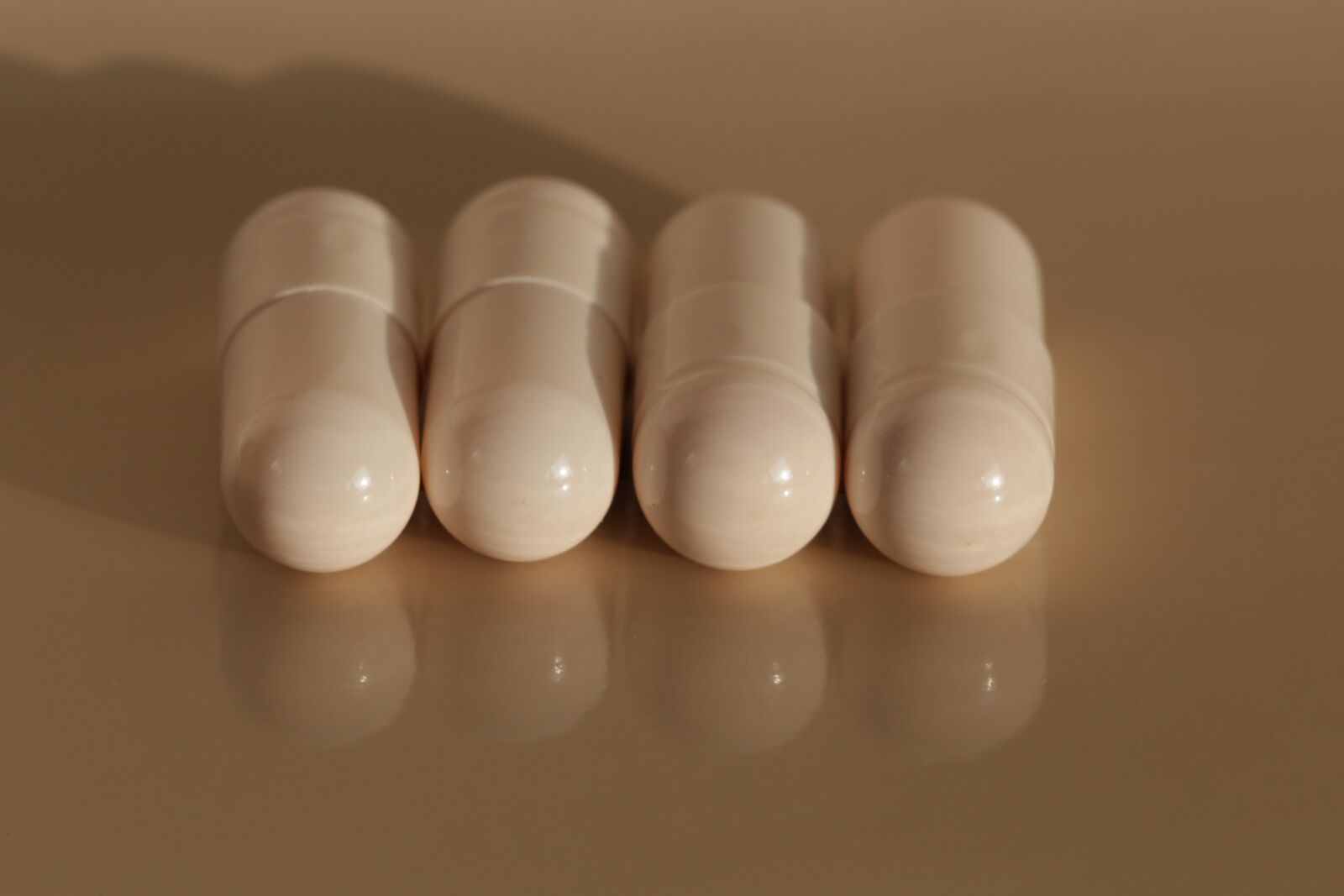 Canon EF 100mm F2.8L Macro IS USM sample photo. Tablets, pill, capsule photography