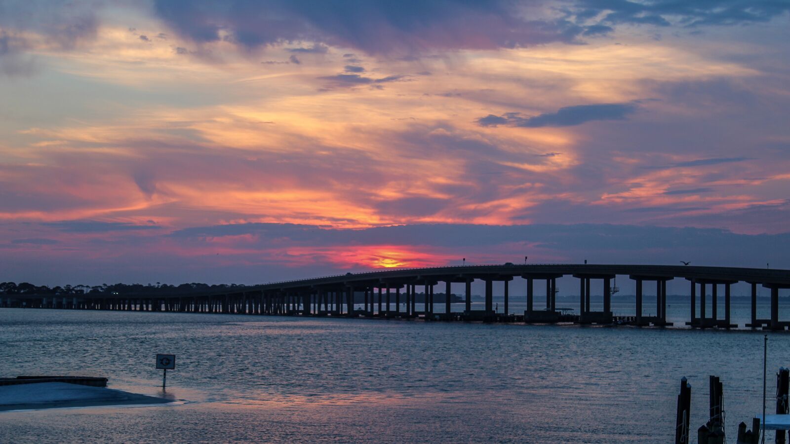 Canon EOS 1300D (EOS Rebel T6 / EOS Kiss X80) sample photo. Sunset, destin, bridge photography