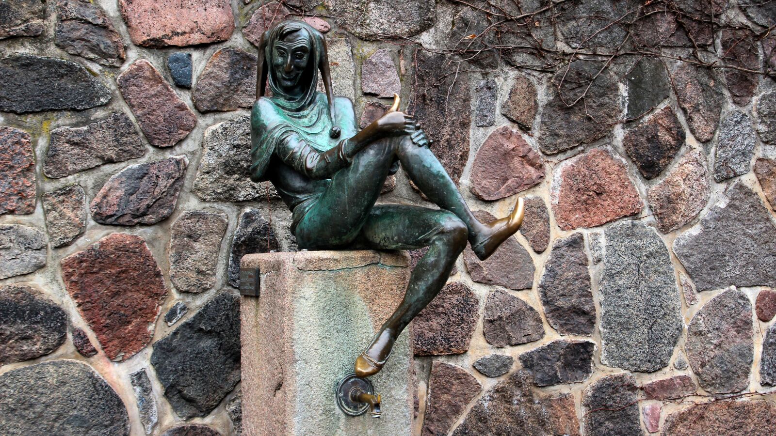 Canon EOS 600D (Rebel EOS T3i / EOS Kiss X5) sample photo. Till eulenspiegel, figure, metal photography