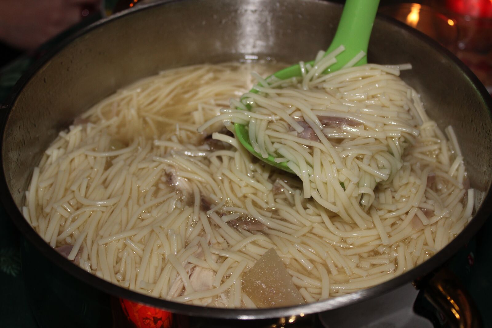 Canon EOS 600D (Rebel EOS T3i / EOS Kiss X5) sample photo. Noodlestew, noodle soup, noodles photography