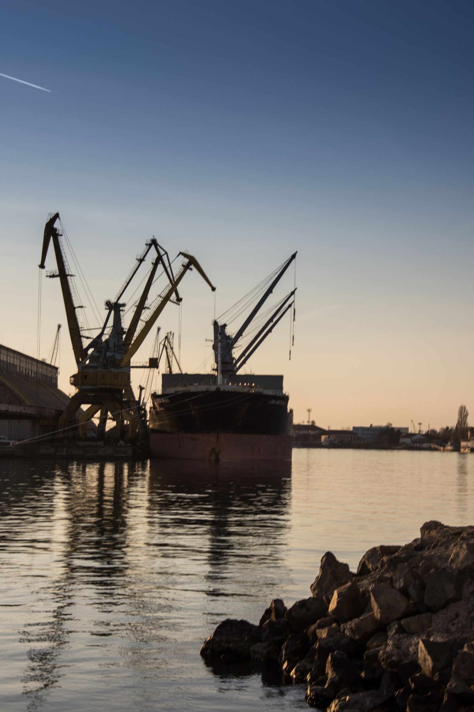 Nikon D7200 sample photo. Port, loading, discharging photography