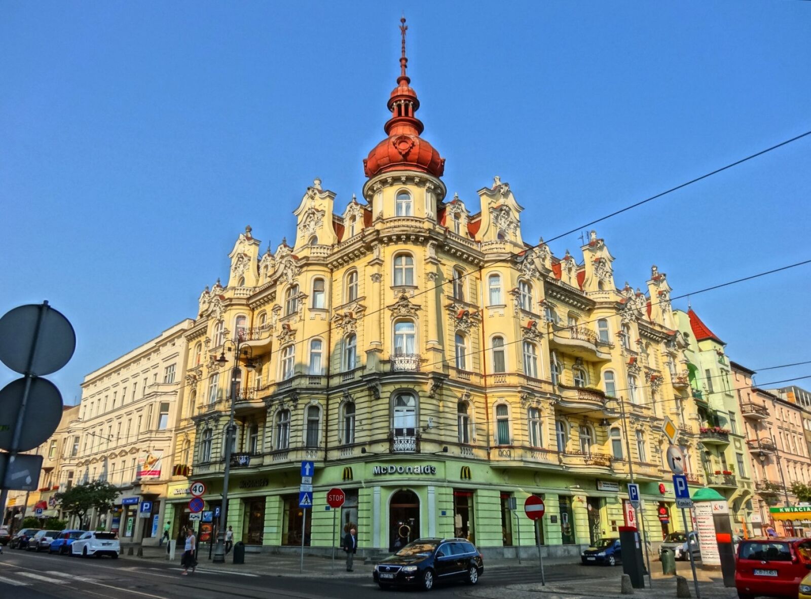 Sony Cyber-shot DSC-HX20V sample photo. Freedom square, bydgoszcz, turret photography