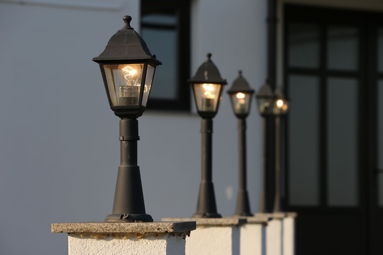 Canon EF 70-300 F4-5.6 IS II USM sample photo. Lanterns, light, decoration photography