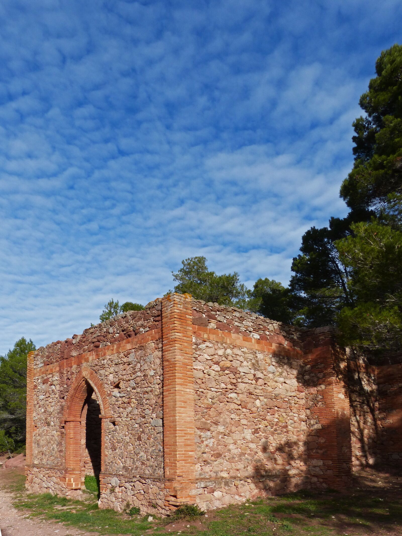 Panasonic DMC-FZ62 sample photo. Hermitage, ruin, sky photography