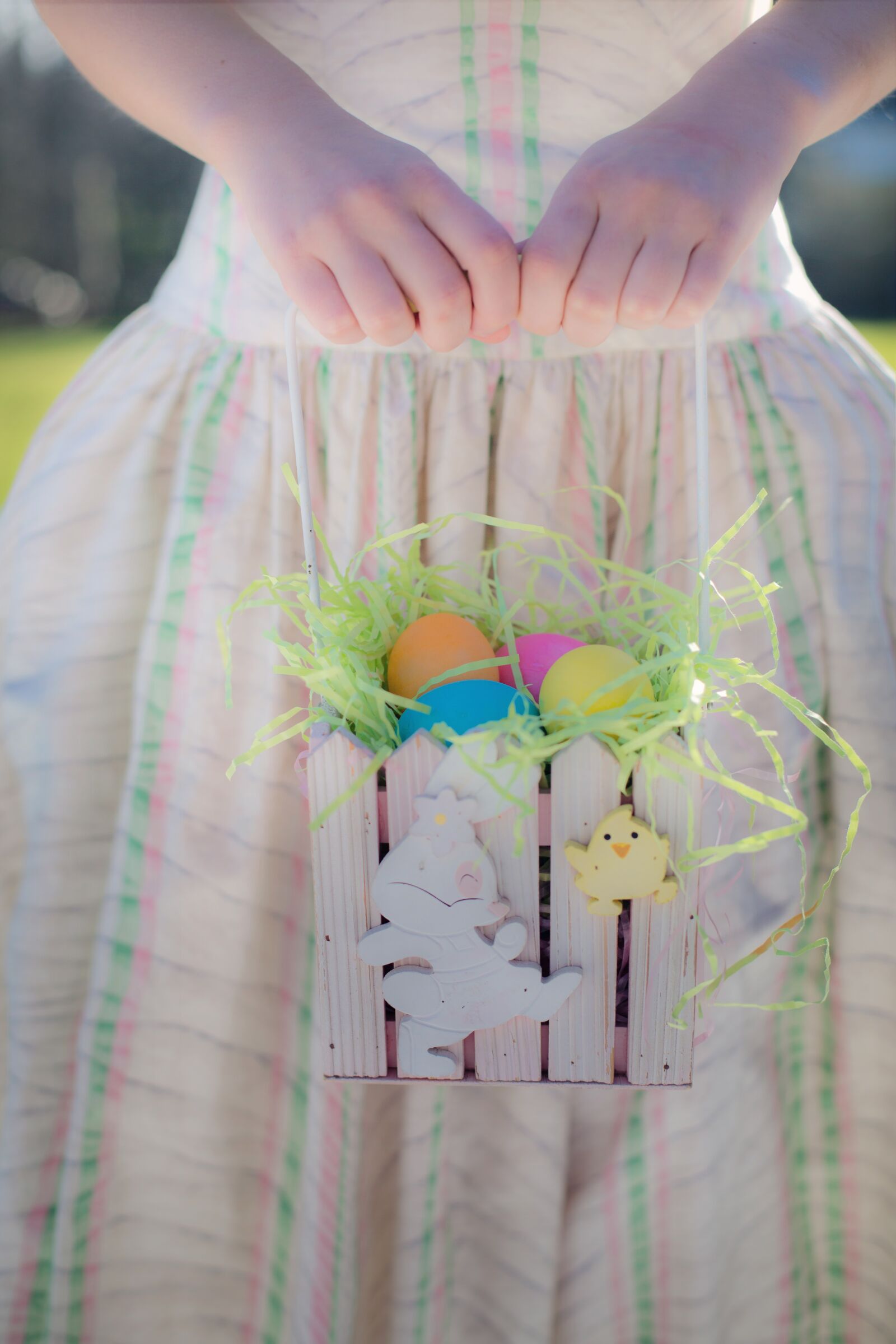 Canon EF 50mm F1.4 USM sample photo. Easter, easter eggs, woman photography