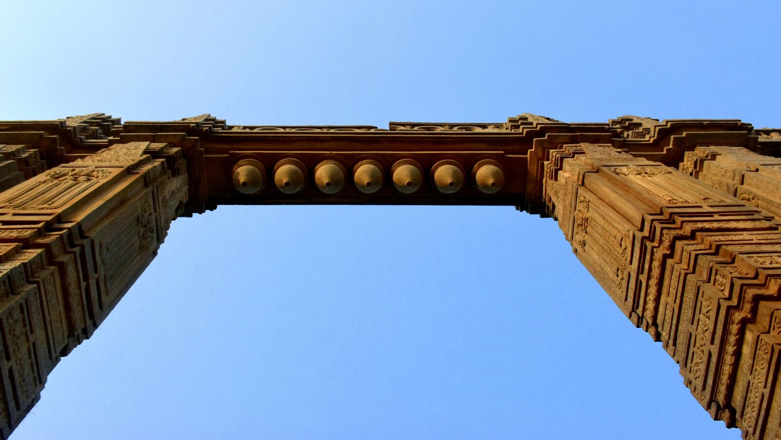 Nikon D5500 sample photo. Architecture, gate, arch photography