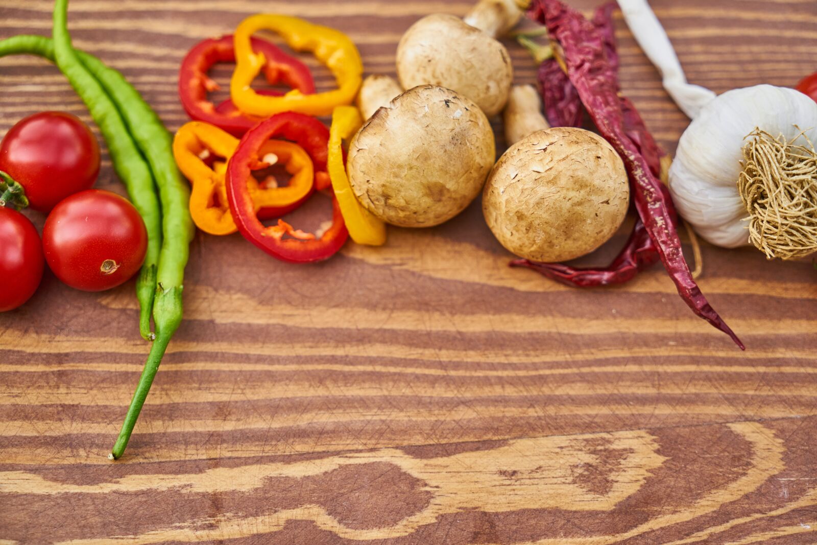 Sony a7R II sample photo. Tomato, pepper, onion photography