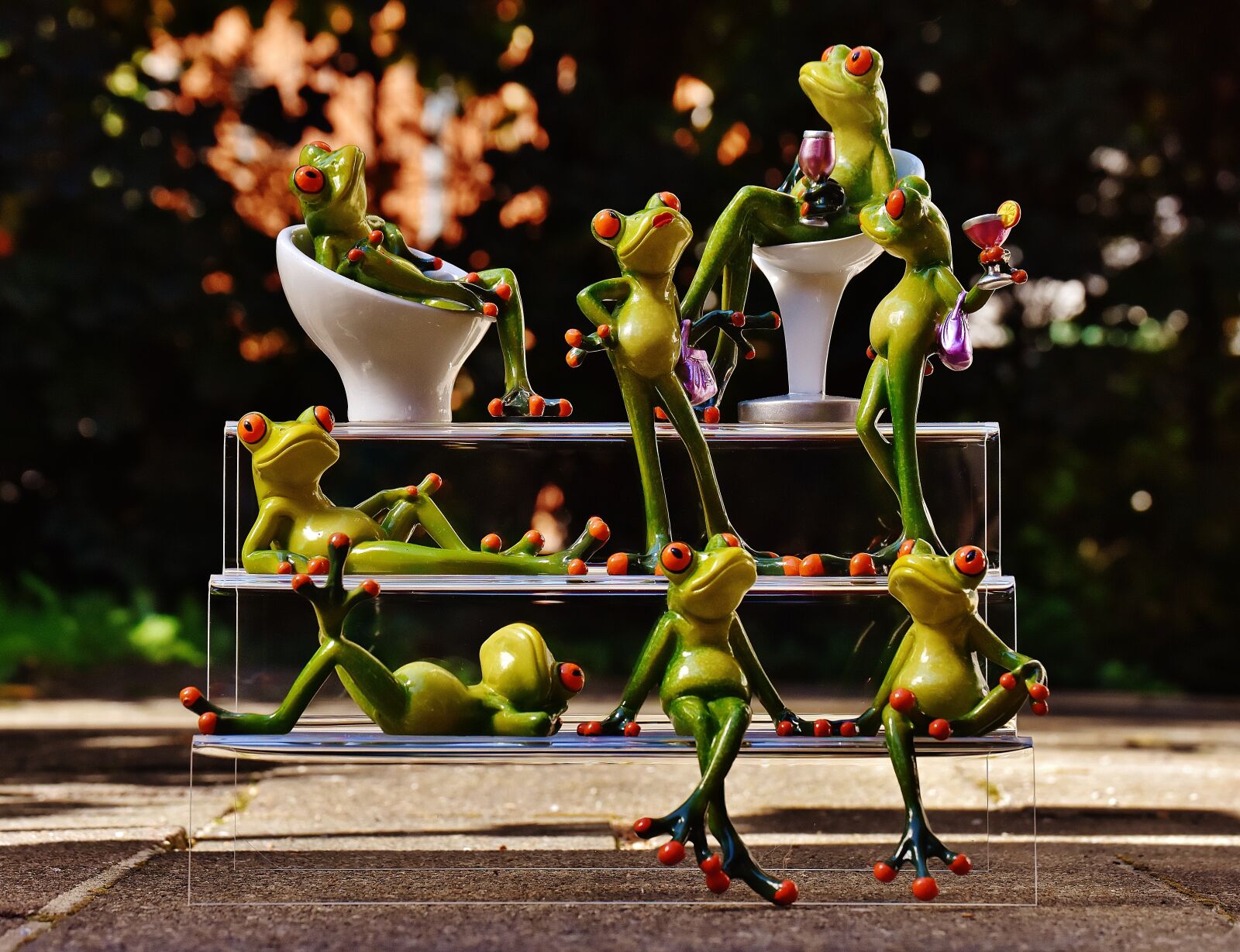 Nikon D7200 sample photo. Party frogs, figures, stairs photography