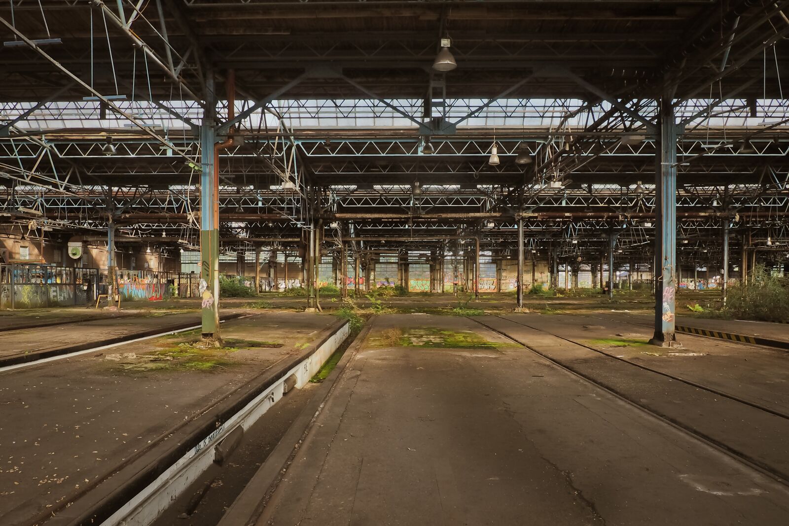 Olympus OM-D E-M10 sample photo. Lost places, pforphoto, old photography