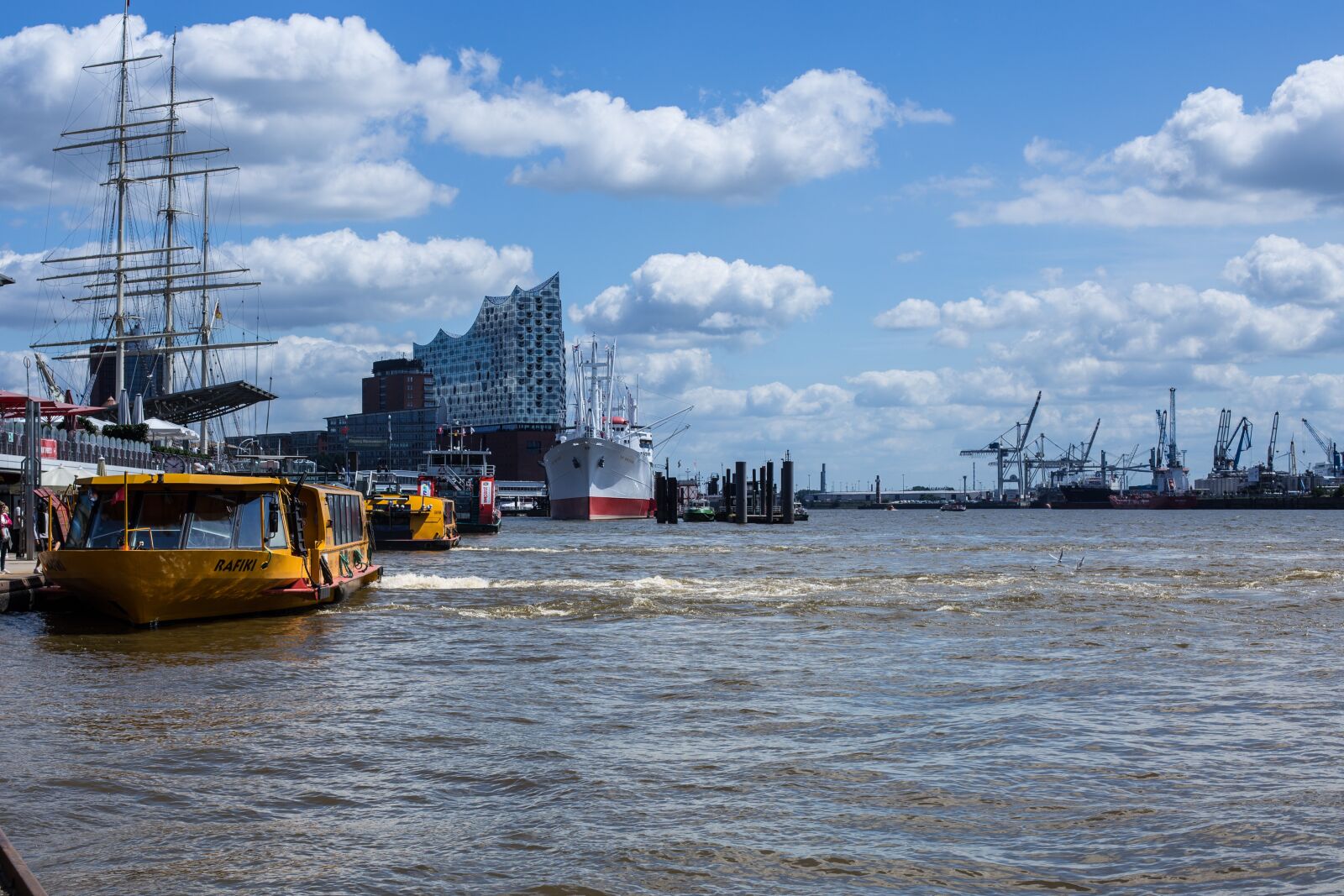 Canon EOS 6D + Canon EF 50mm F1.4 USM sample photo. Hamburg, port, hamburg port photography