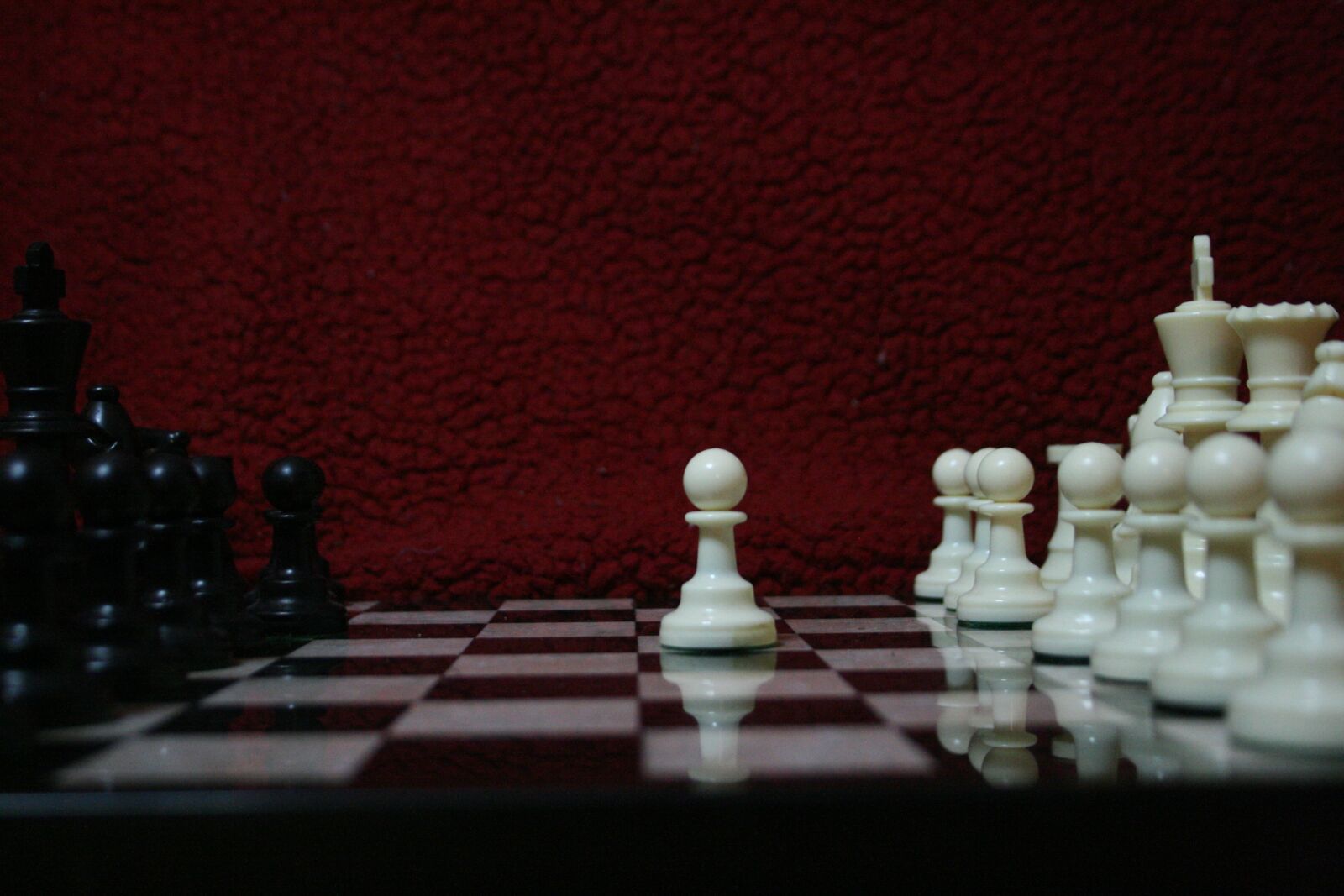 Canon EOS 400D (EOS Digital Rebel XTi / EOS Kiss Digital X) sample photo. Chess, game, strategy photography