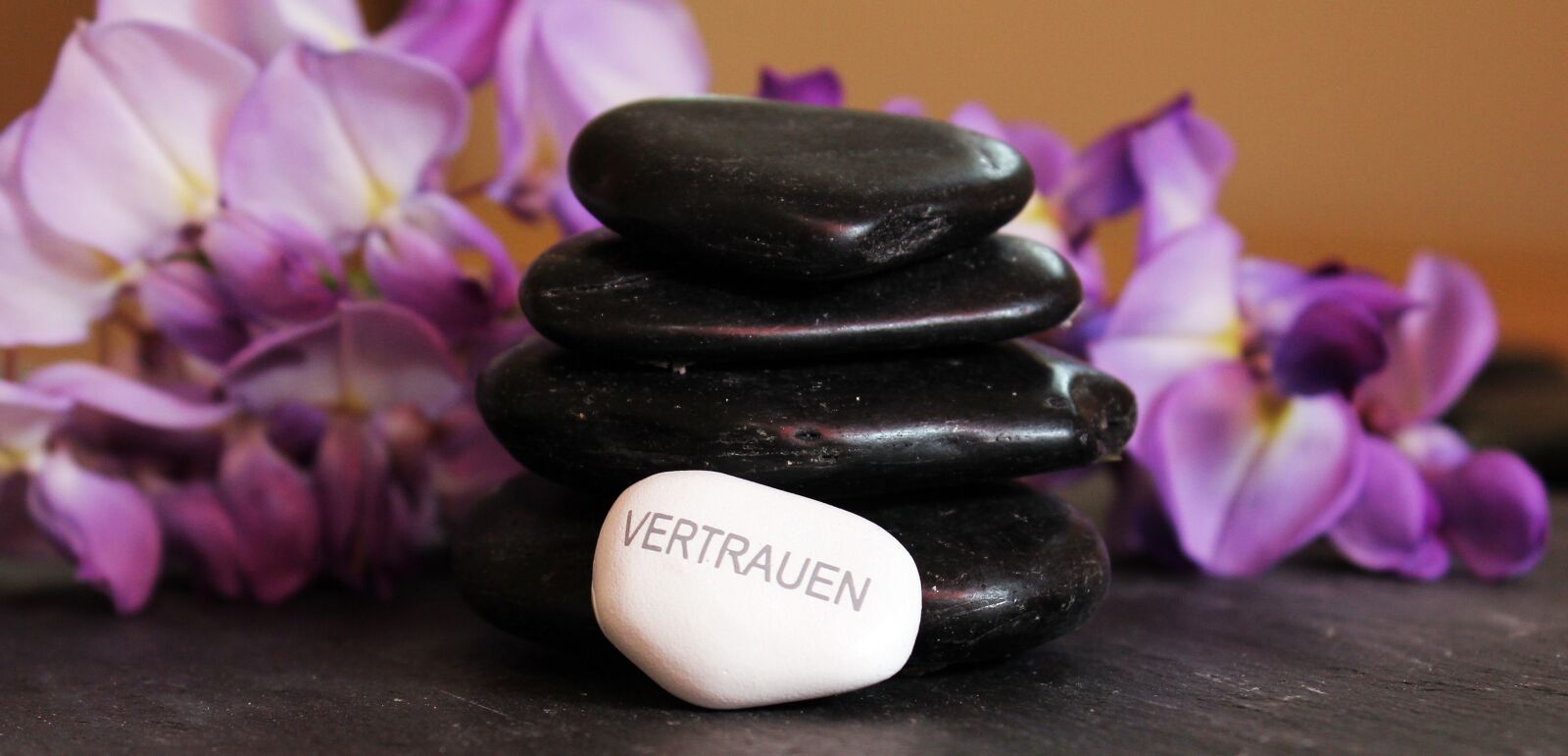 Canon EOS 550D (EOS Rebel T2i / EOS Kiss X4) sample photo. Balance, meditation, stones photography