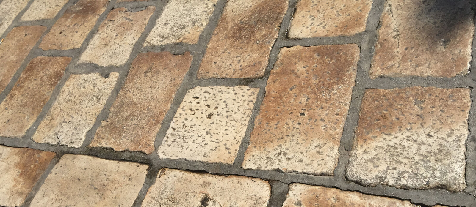 iPhone 6 Plus back camera 4.15mm f/2.2 sample photo. Old, floor photography