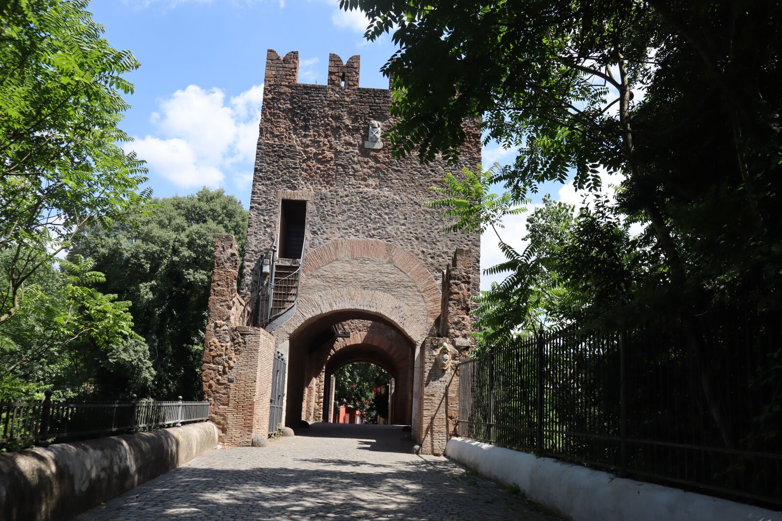 Canon EOS M50 (EOS Kiss M) sample photo. Old bridge, bridge, brick photography