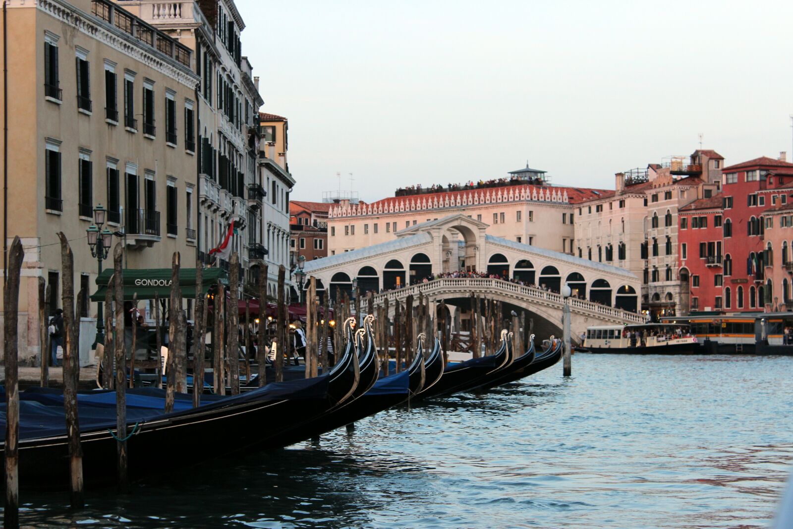 Canon EOS 600D (Rebel EOS T3i / EOS Kiss X5) sample photo. Venice, rialto, bridge photography