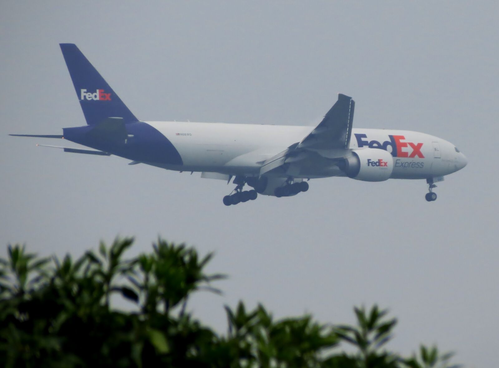 Canon PowerShot SX40 HS sample photo. Aeroplane, cargo, plane, fedex photography
