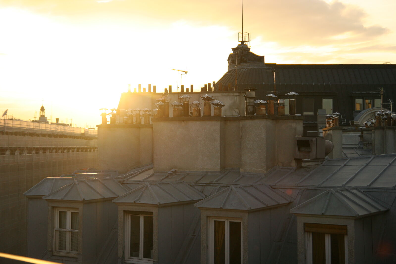 Canon EOS 20D sample photo. Dawn, golden, sun, paris photography